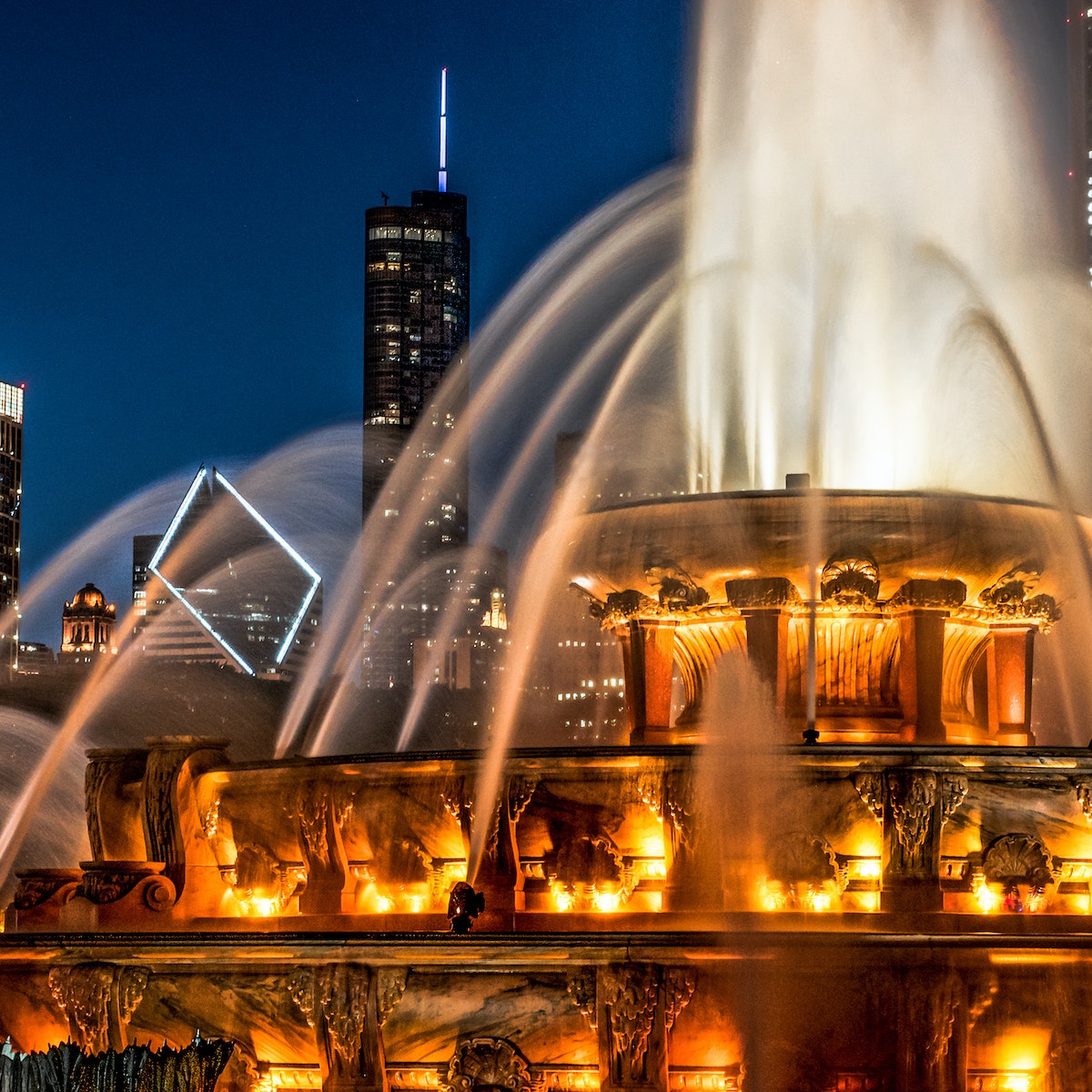 Buckingham Fountain at Night