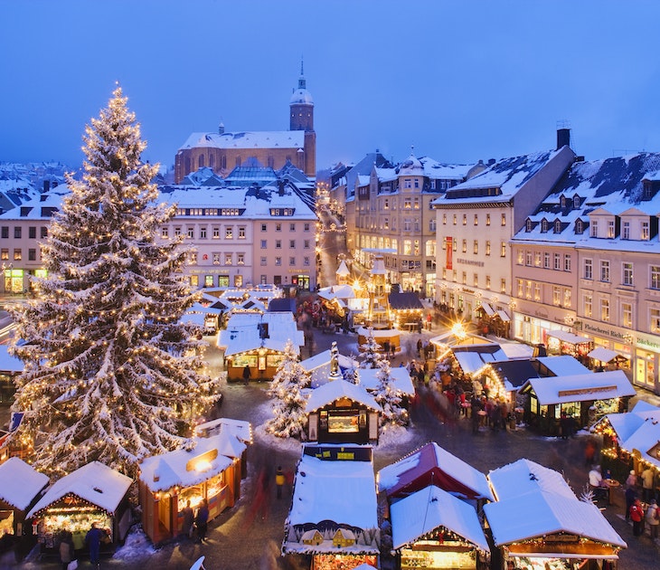 521667014
Christmas, view from above, winter, urban scene, christmas decorations, night, snow, customs and celebrations, mountain range, nobody, Christmas market, Annaberg-Buchholz, Fichtelberg