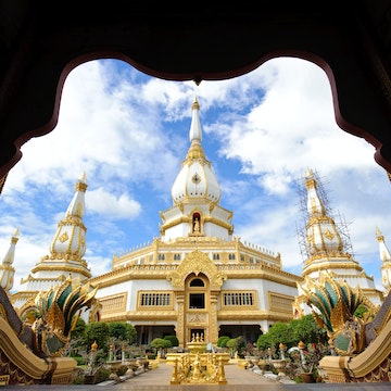 Phra Maha Chedi Chai Mongkol  located on the premises of Wat Pha Namthip Thep Prasit Vararam, Roi Et, Thailand.